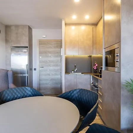 Salou Penthouse Apt With Pool & Beach - Ac - Wifi Apartment *