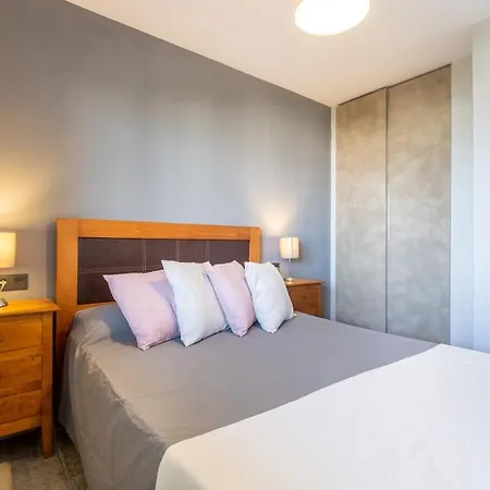Salou Penthouse Apt With Pool & Beach - Ac - Wifi