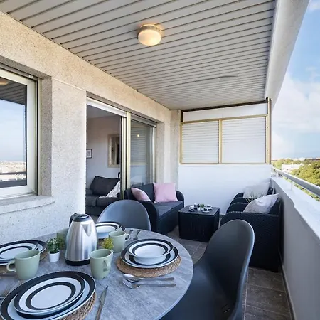 Salou Penthouse Apt With Pool & Beach - Ac - Wifi