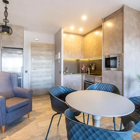Apartment Salou Penthouse Apt With Pool & Beach - Ac - Wifi *
